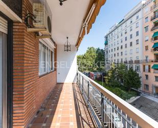 Exterior view of Apartment to rent in  Madrid Capital  with Air Conditioner, Heating and Terrace