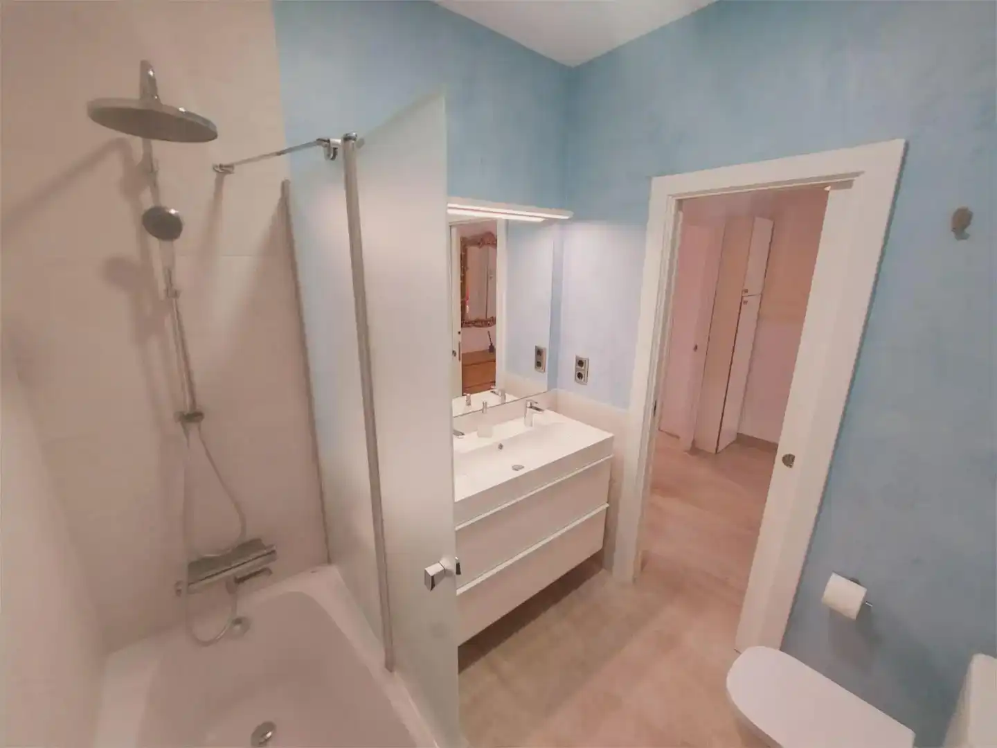 Bathroom of Flat for rent in  Barcelona Capital