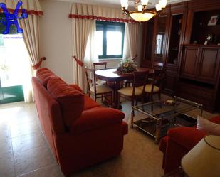 Sala d'estar de Casa adosada en venda en Galisancho amb Terrassa i Balcó