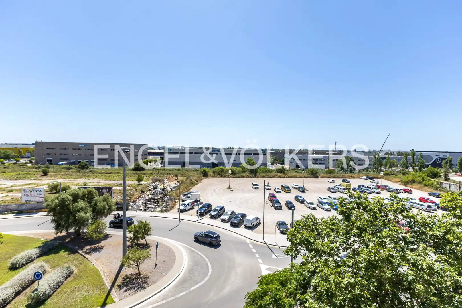 Aparcament de Àtic en venda en Castelldefels amb Aire condicionat, Calefacció i Jardí privat