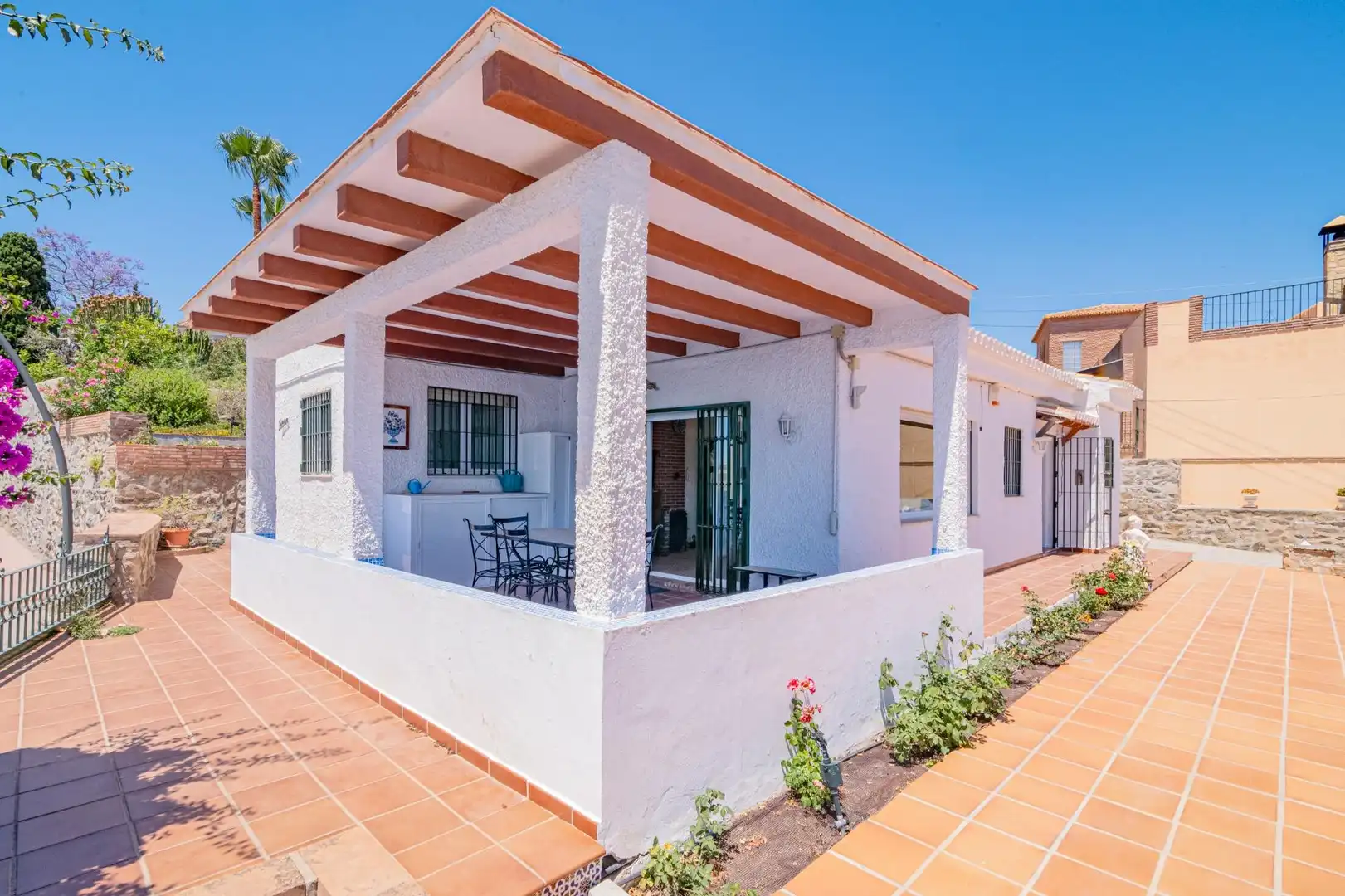 Vista exterior de Casa o chalet en venta en Almuñécar con Terraza y Piscina