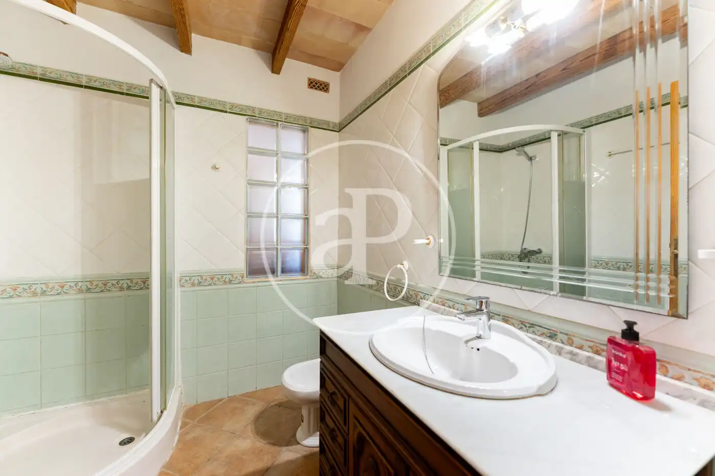 Bathroom of Houses for rent in Sencelles  with Air Conditioner, Heating and Private garden