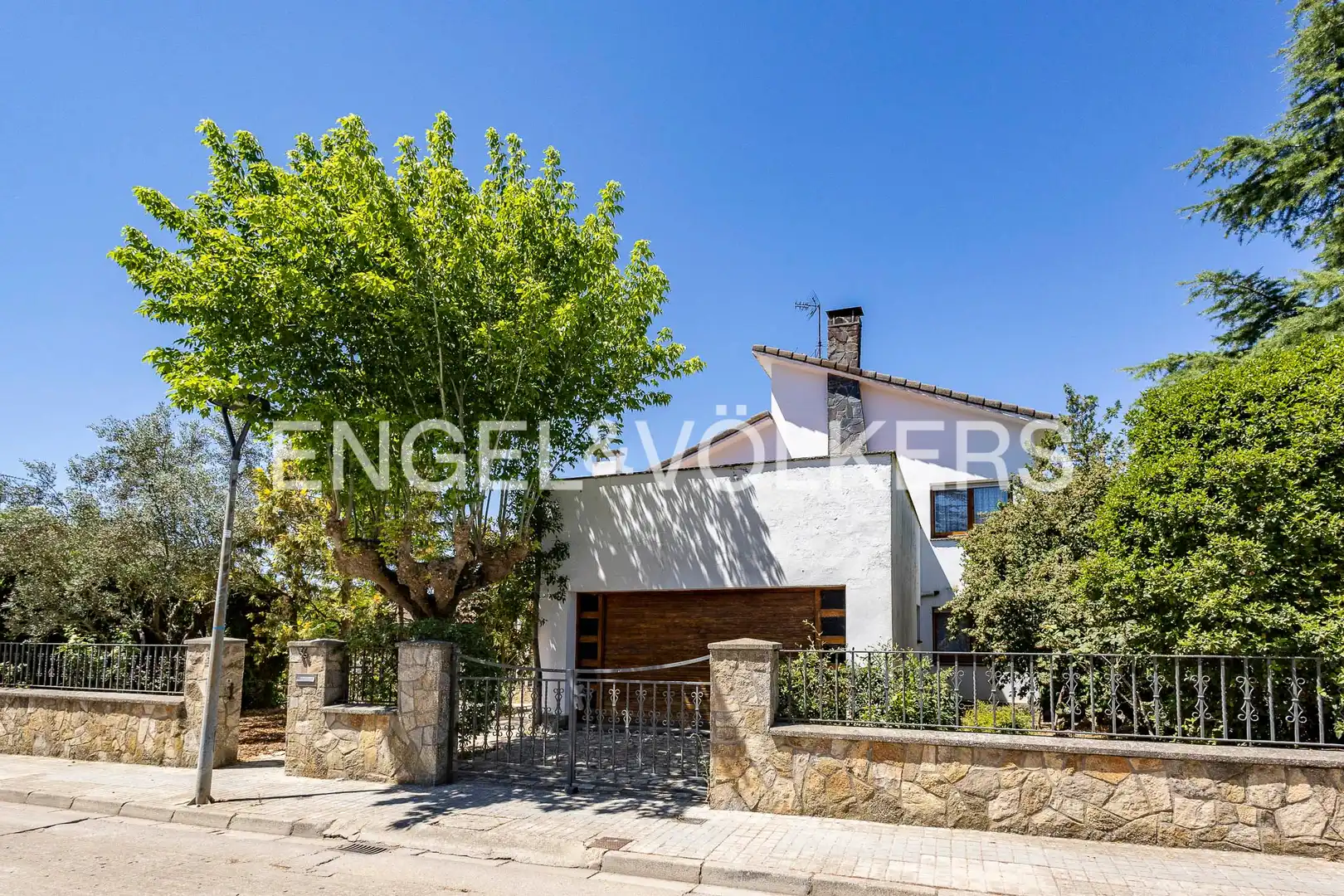 Vista exterior de Casa o xalet en venda en Calaf amb Calefacció, Jardí privat i Terrassa