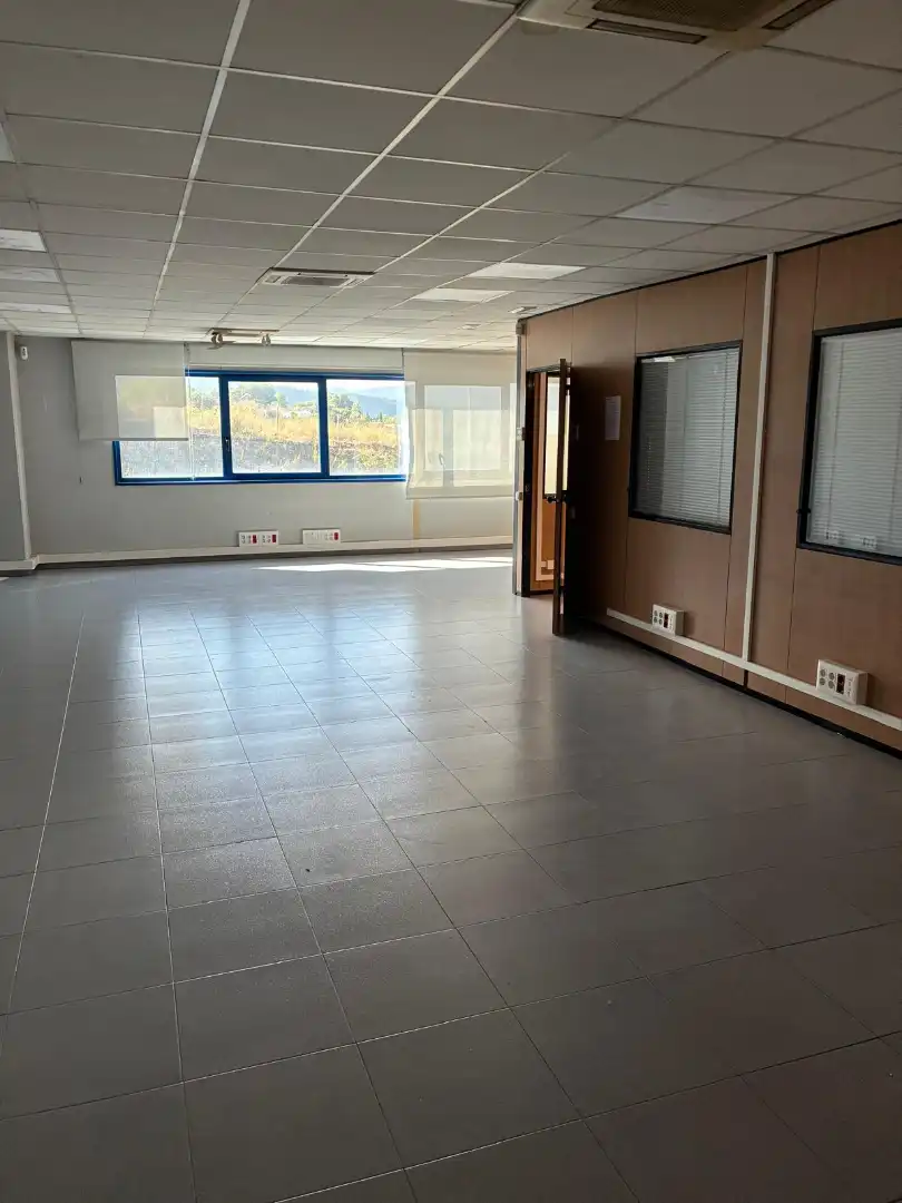 Nave industrial de alquiler en Parets del Vallès