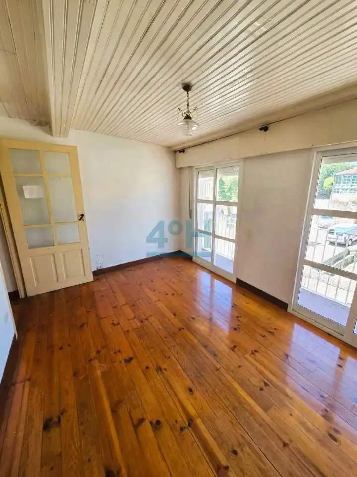 Casa con balcón en venta en Allariz, imagen 7
