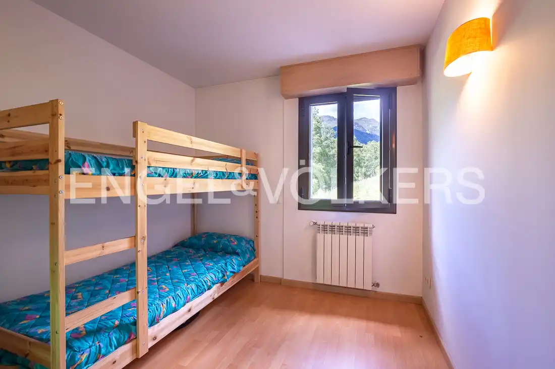 Habitación de Planta baja en venta en Ordino con Calefacción, Parquet y Trastero