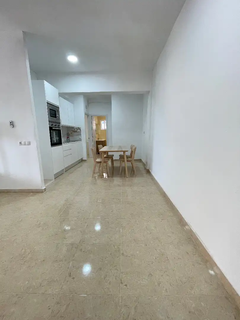 Flat for rent in Avenida de la Industria, 38, Centro