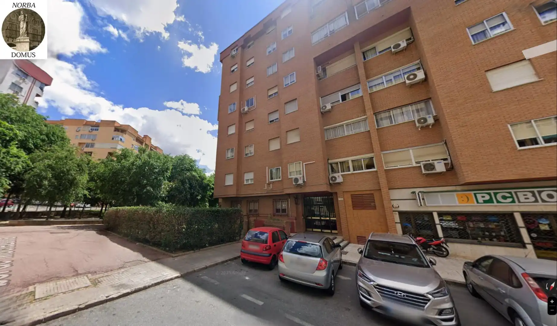 Vista exterior de Planta baja en venta en Cáceres con Jardín privado, Terraza y Amueblado