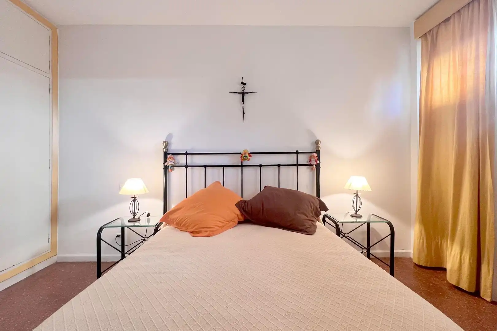 Piso en venta en Calle CIUDAD DE PORCUNA, La Carihuela - Los Nidos