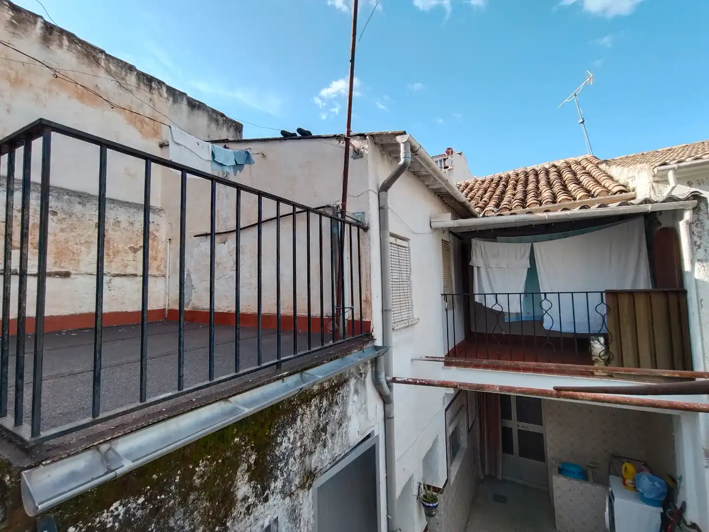 Exterior view of Detached homes for sale in Priego de Córdoba  with Air Conditioner, Private garden and Terrace