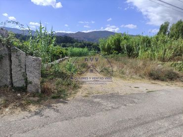 Terrenys i solars en venda a Tui
