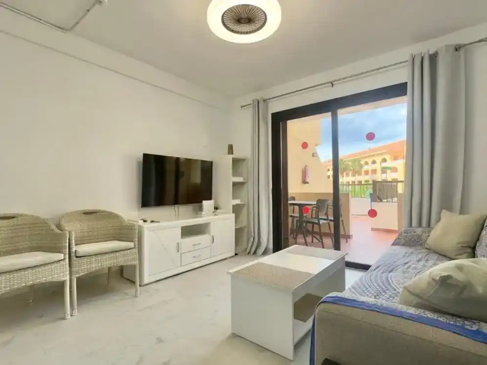 Wohnzimmer von Wohnung zur Miete in Arona mit Privatgarten, Schwimmbad und Möbliert