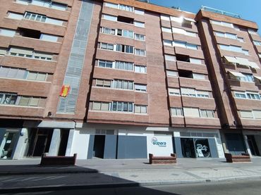 Pis amb ascensor en venda a Calle Calle Simón Aranda
