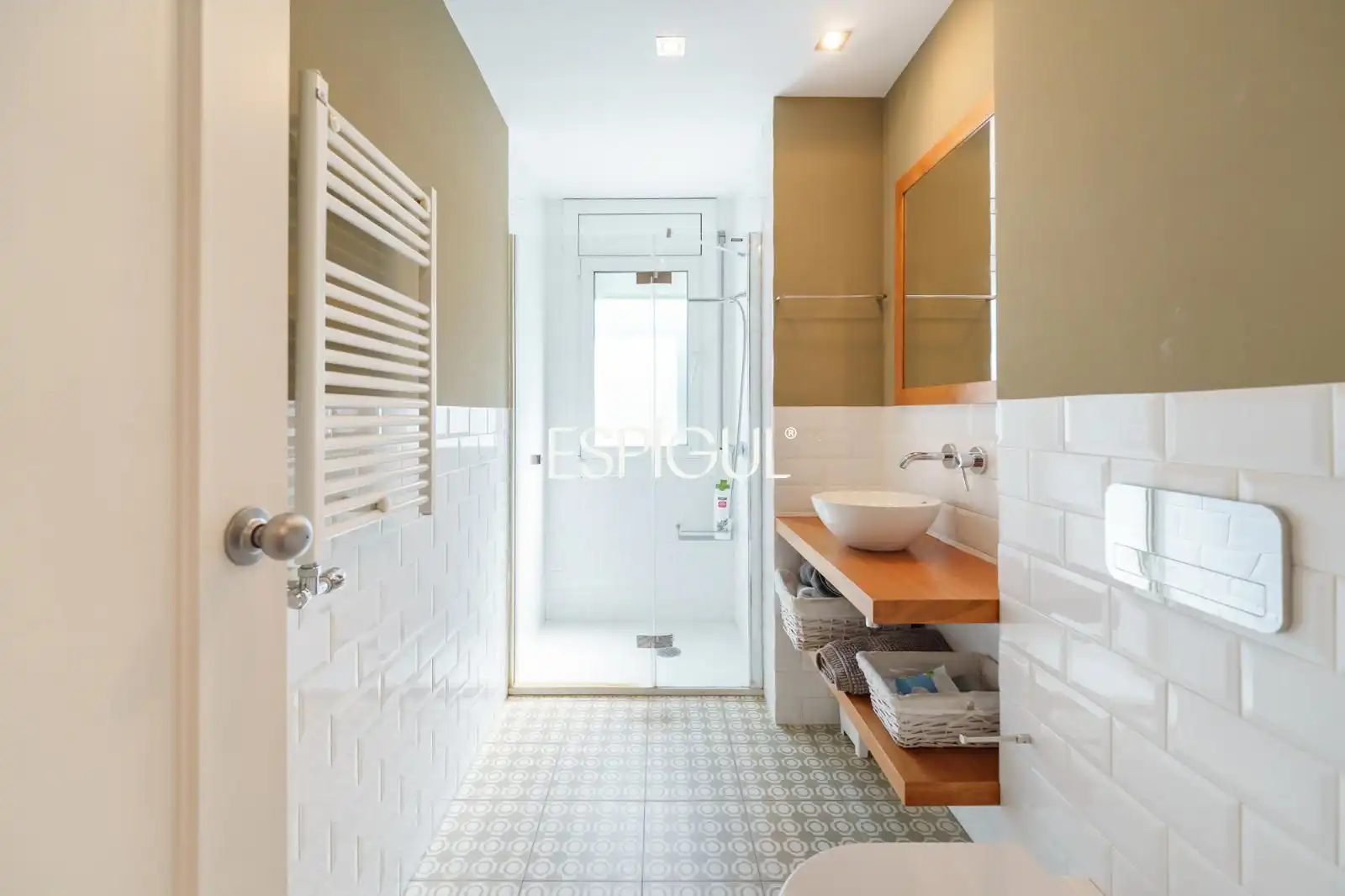 Bathroom of Houses for sale in Sant Cugat del Vallès  with Air Conditioner, Heating and Parquet flooring