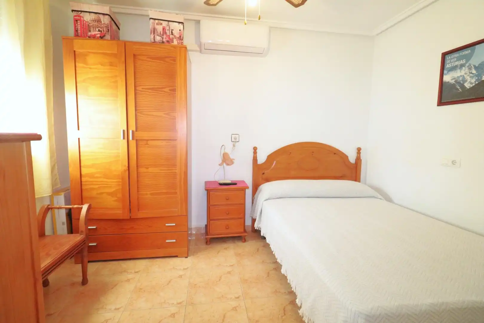 Dormitori de Casa o xalet en venda en Torrevieja amb Aire condicionat, Jardí privat i Terrassa
