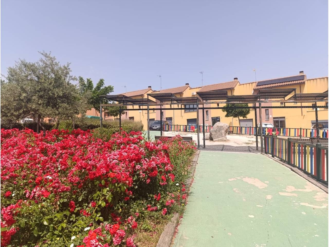 Exterior view of Single-family semi-detached for sale in El Molar (Madrid)  with Air Conditioner and Heating