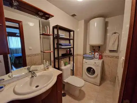 Badezimmer von Wohnungen zur Miete in Sada (A Coruña) mit Heizung, Parkett und Möbliert