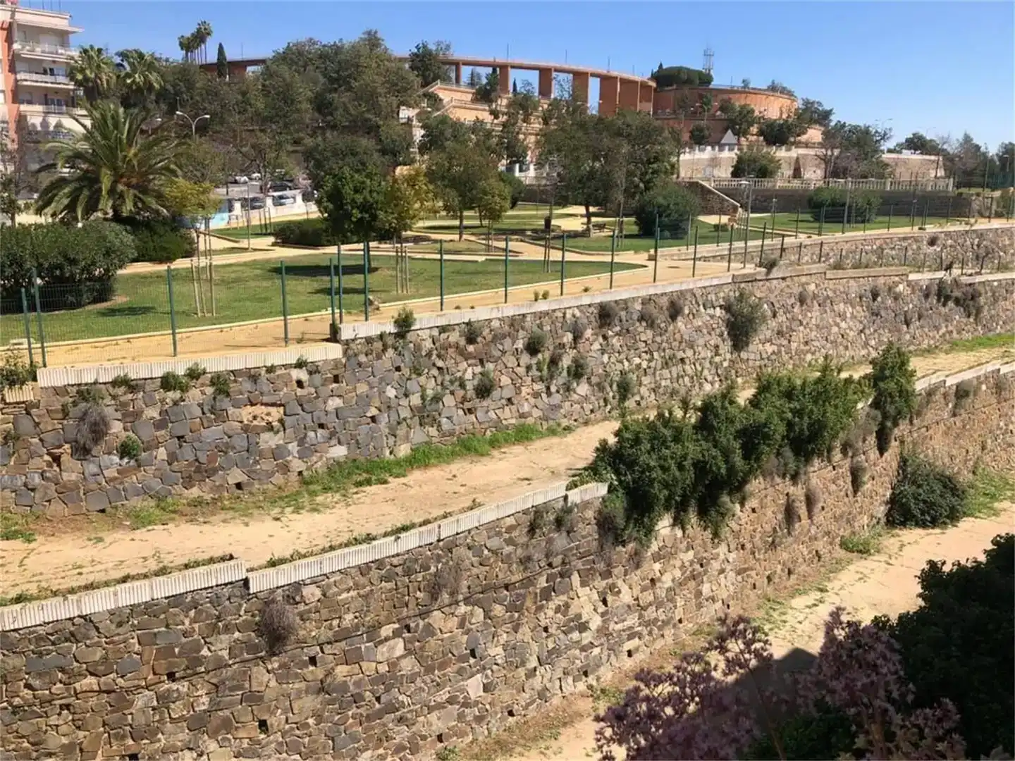 Vista exterior de Àtic en venda en  Huelva Capital