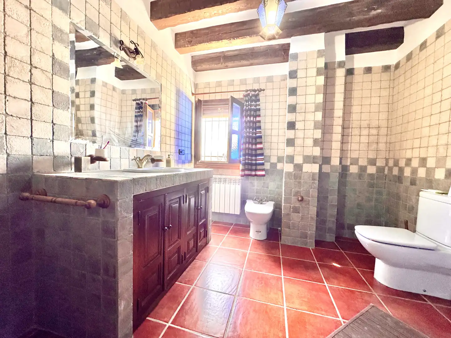 Bathroom of Buildings for sale in Juviles  with Alarm