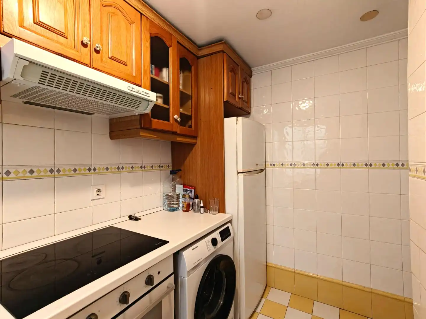 Kitchen of Flat for sale in Valencia  with Furnished, Oven and Washing machine