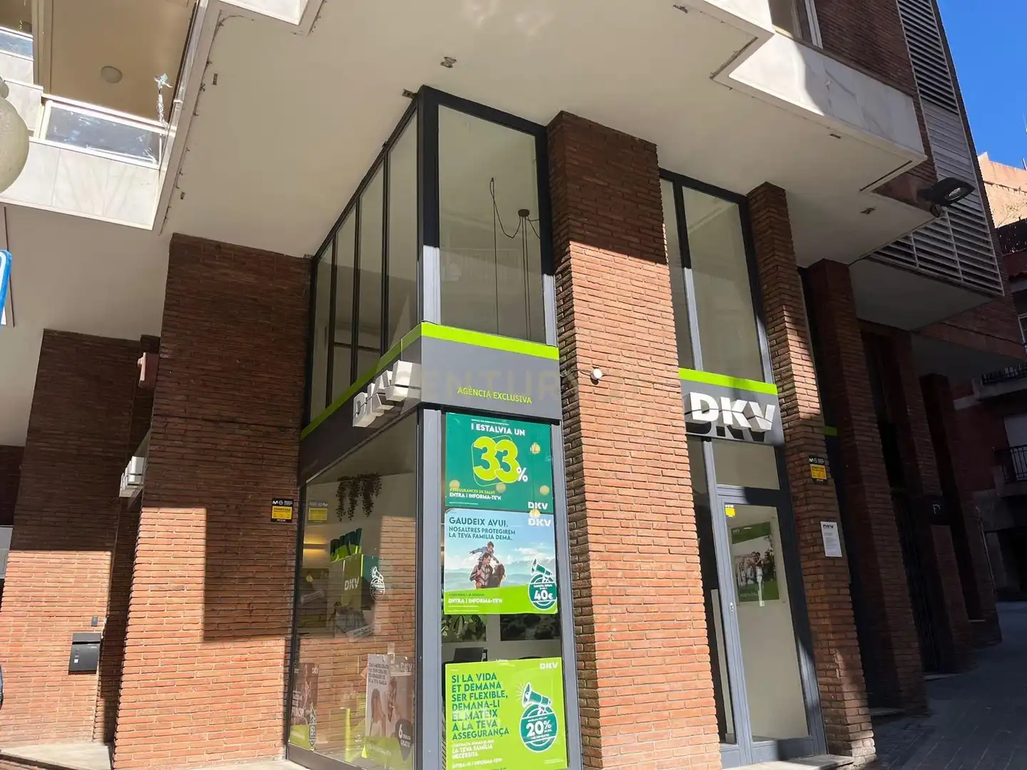 Vista exterior de Local en venda en  Barcelona Capital