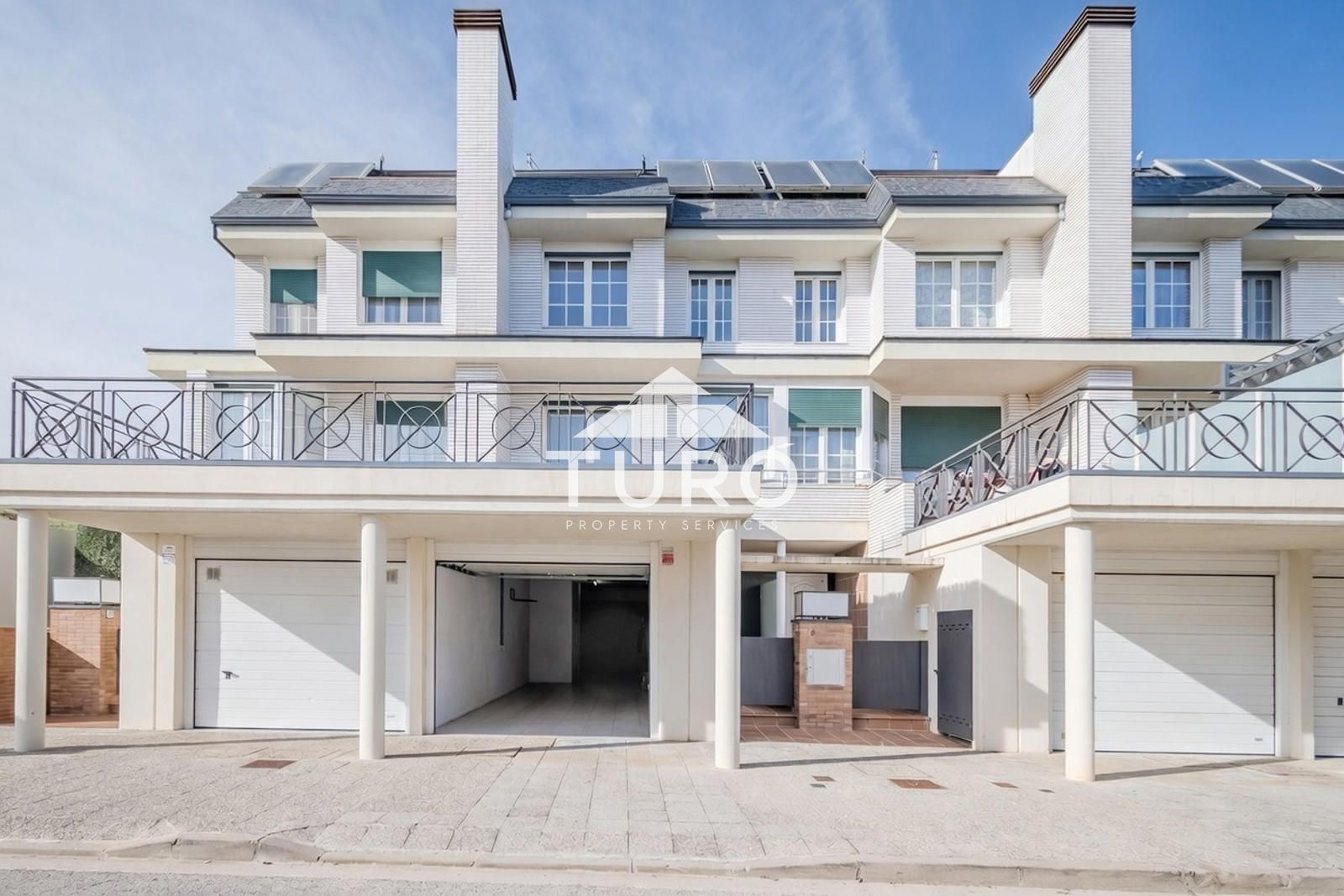 Exterior view of Single-family semi-detached for sale in Girona Capital  with Air Conditioner, Heating and Private garden