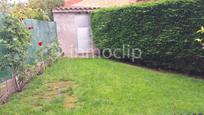 Jardí de Casa adosada en venda en San Morales amb Calefacció, Jardí privat i Terrassa