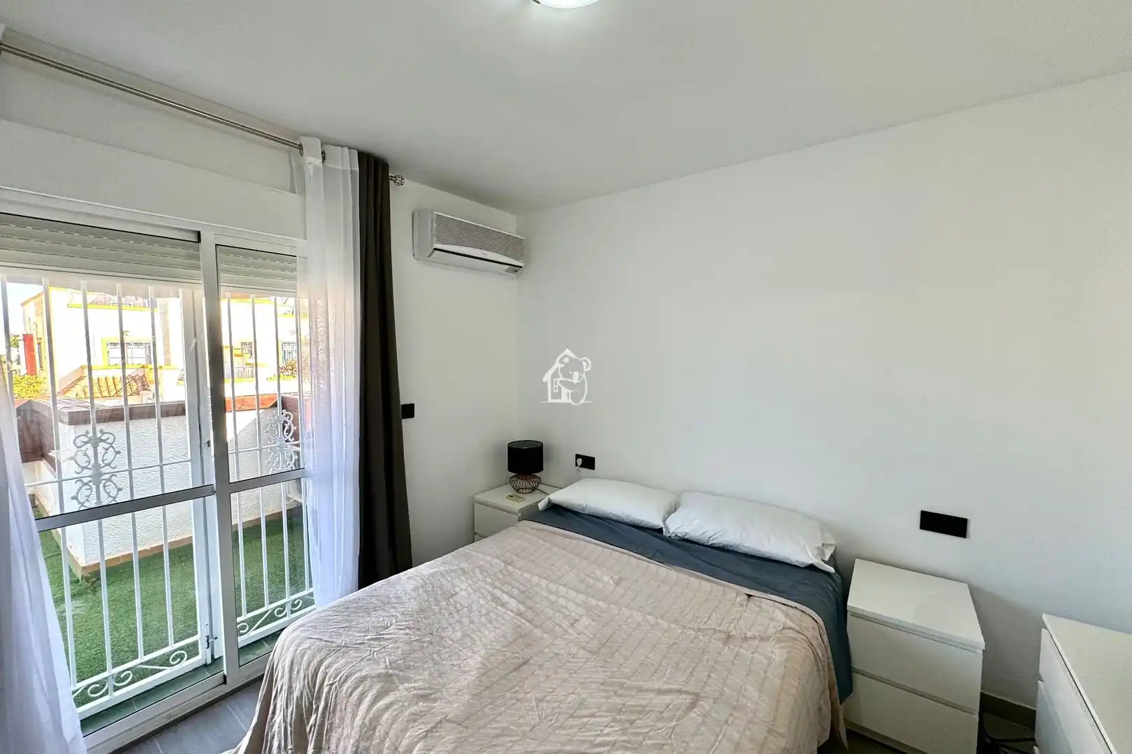 Habitación de Casa o chalet de alquiler en Torrevieja con Piscina