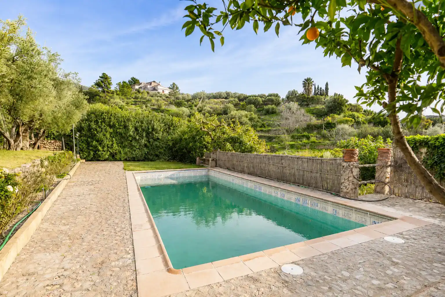 Piscina de Pis en venda en Vélez de Benaudalla amb Piscina