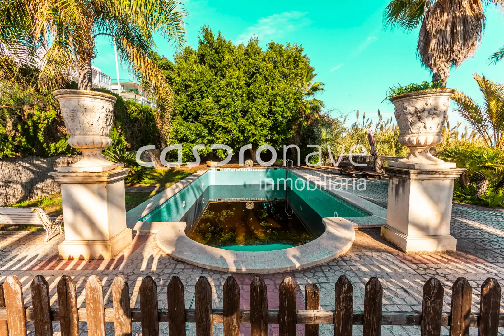Piscina de Casa o xalet en venda en Benicasim / Benicàssim amb Calefacció, Jardí privat i Terrassa