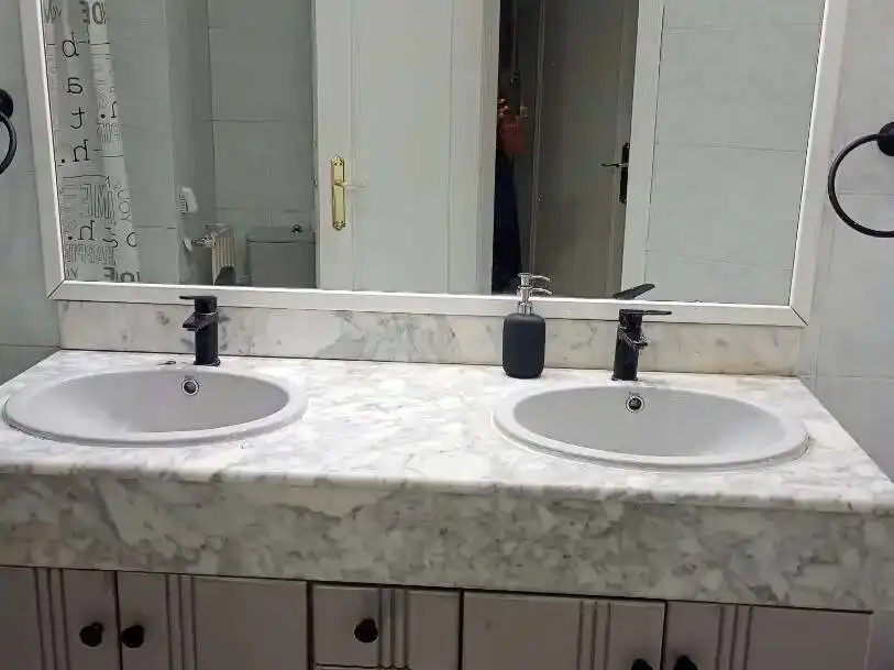 Pis amb piscina en venda a Villaverde