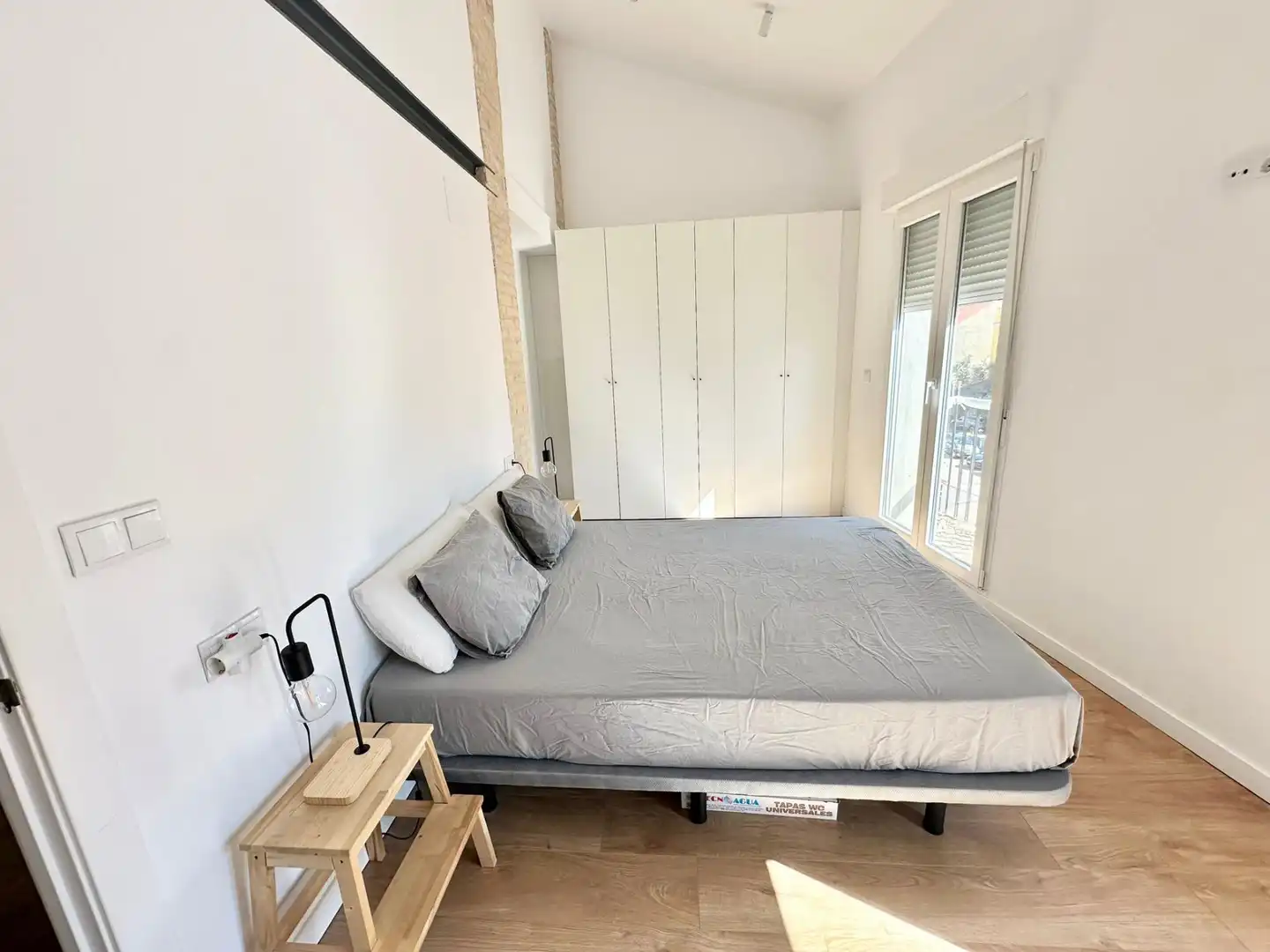 Bedroom of Attic for rent in Valencia  with Air Conditioner, Heating and Parquet flooring