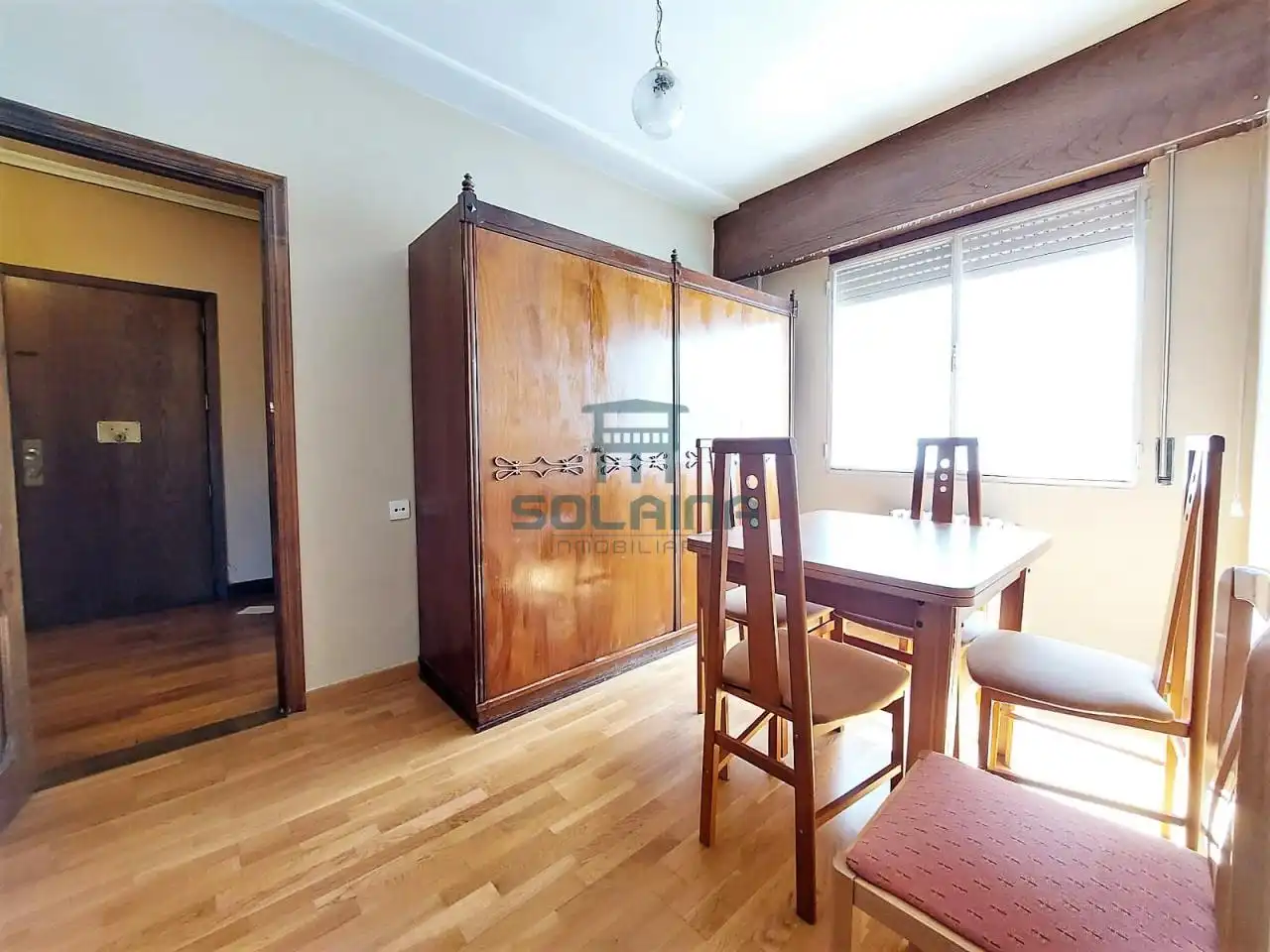 Vista exterior de Piso en venta en Ourense Capital  con Calefacción, Parquet y Balcón
