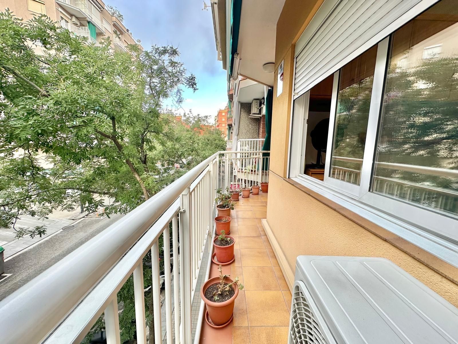 Pis en venda a Calle RIERA BLANCA, Sants-Badal