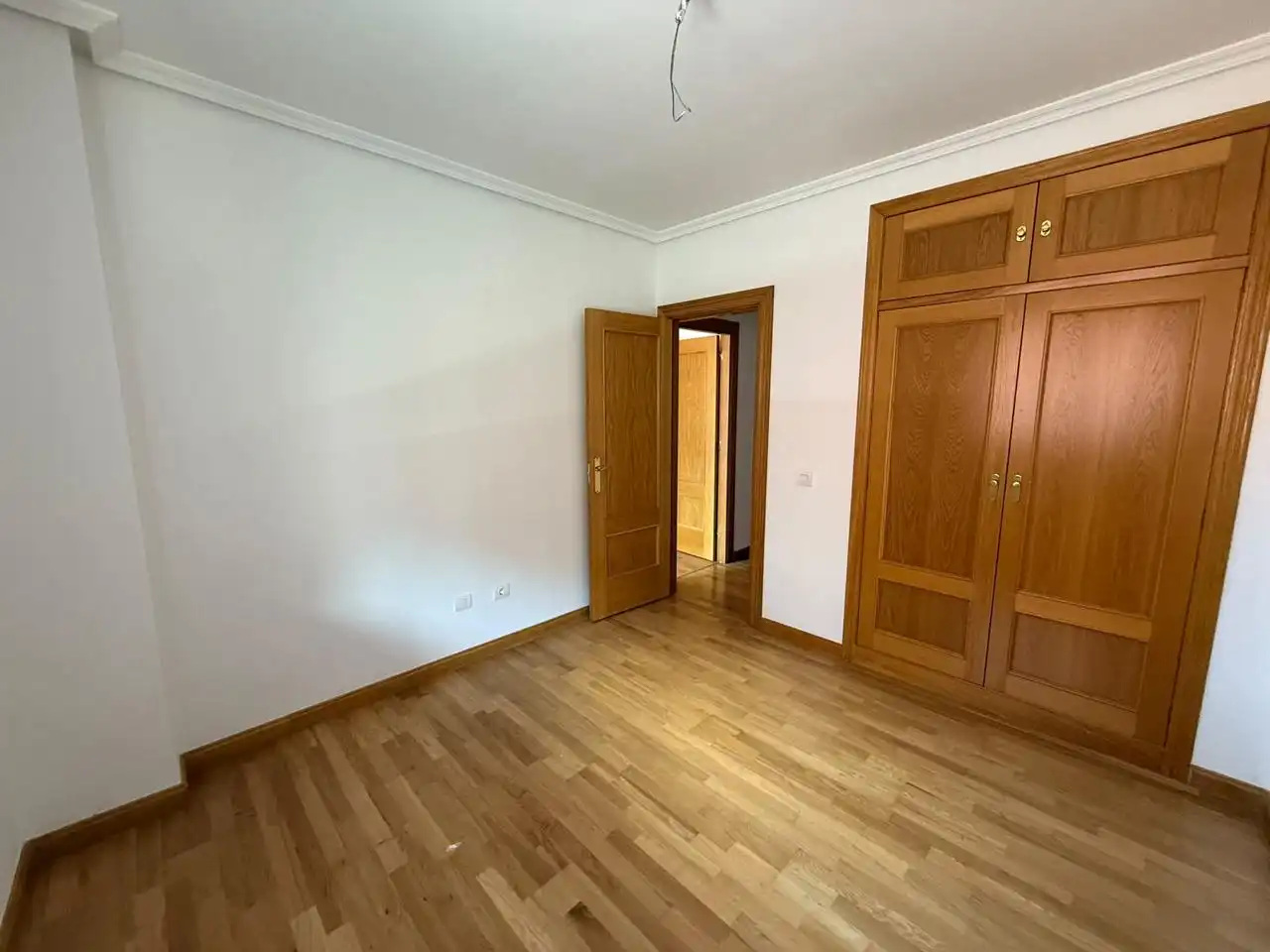 Bedroom of Flat for sale in Castro-Urdiales  with Heating, Parquet flooring and Terrace