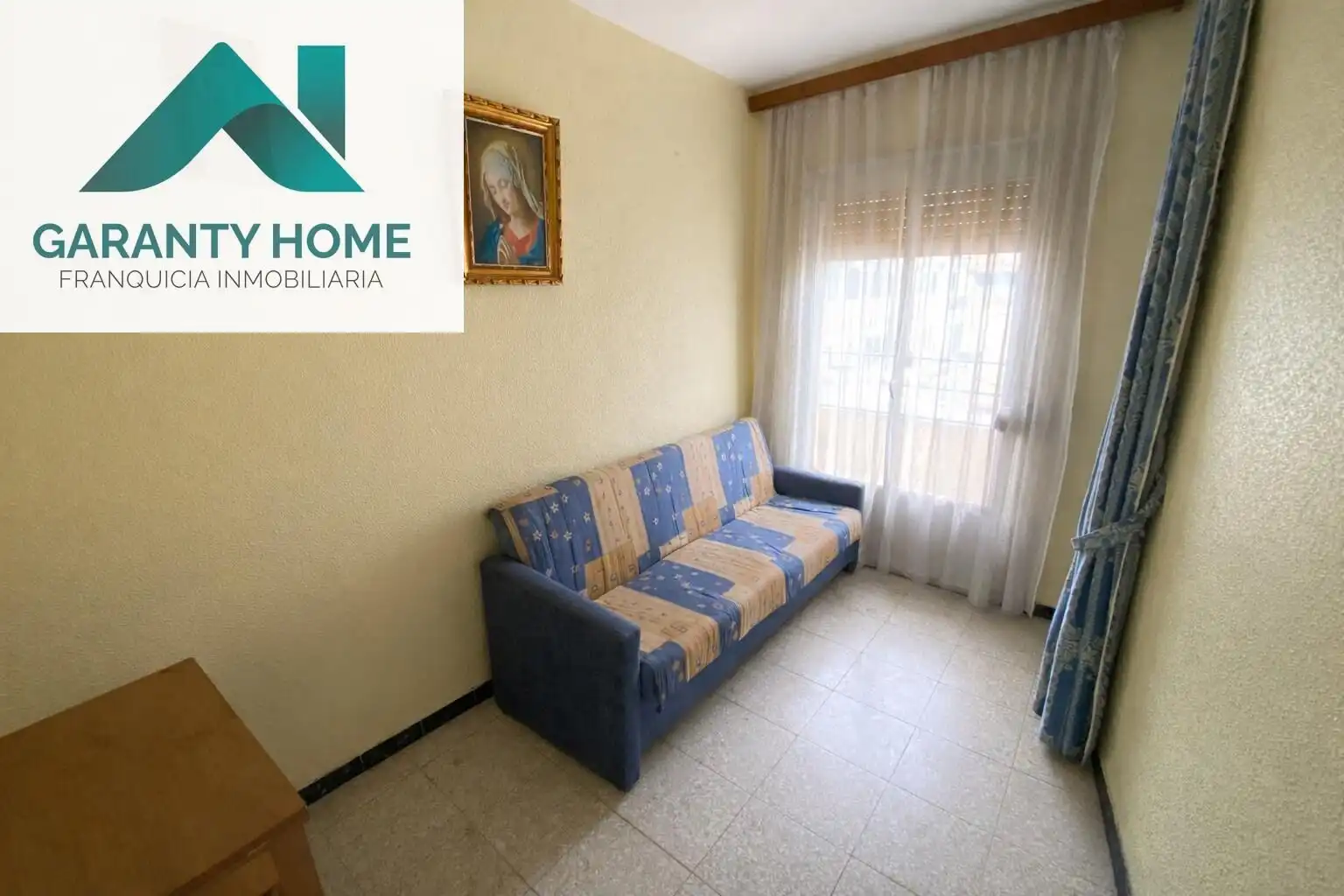 Sala d'estar de Casa o xalet en venda en Torredonjimeno amb Aire condicionat, Terrassa i Traster