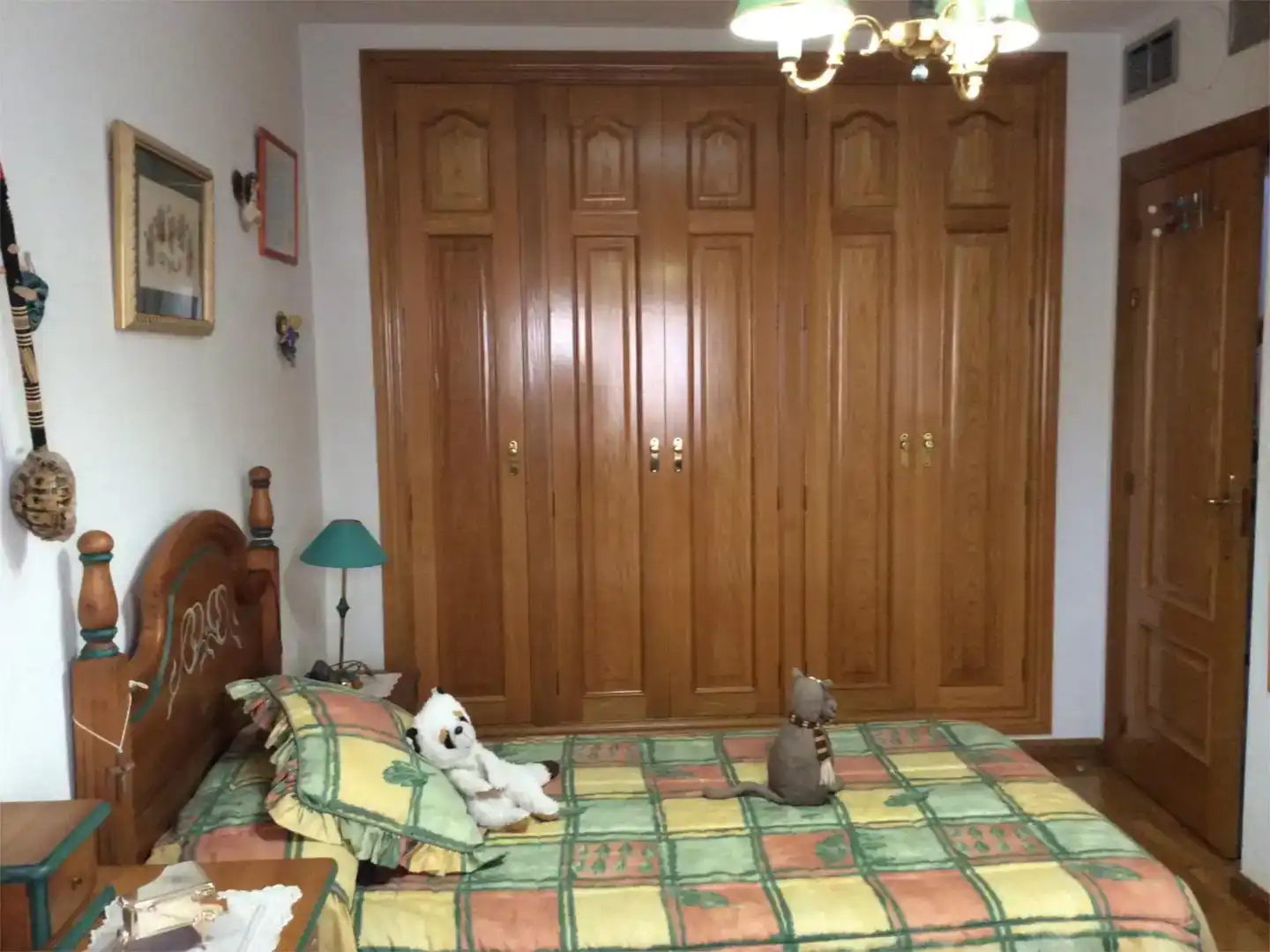 Dormitori de Casa adosada en venda en Huesca amb Jardí privat, Parquet i Moblat
