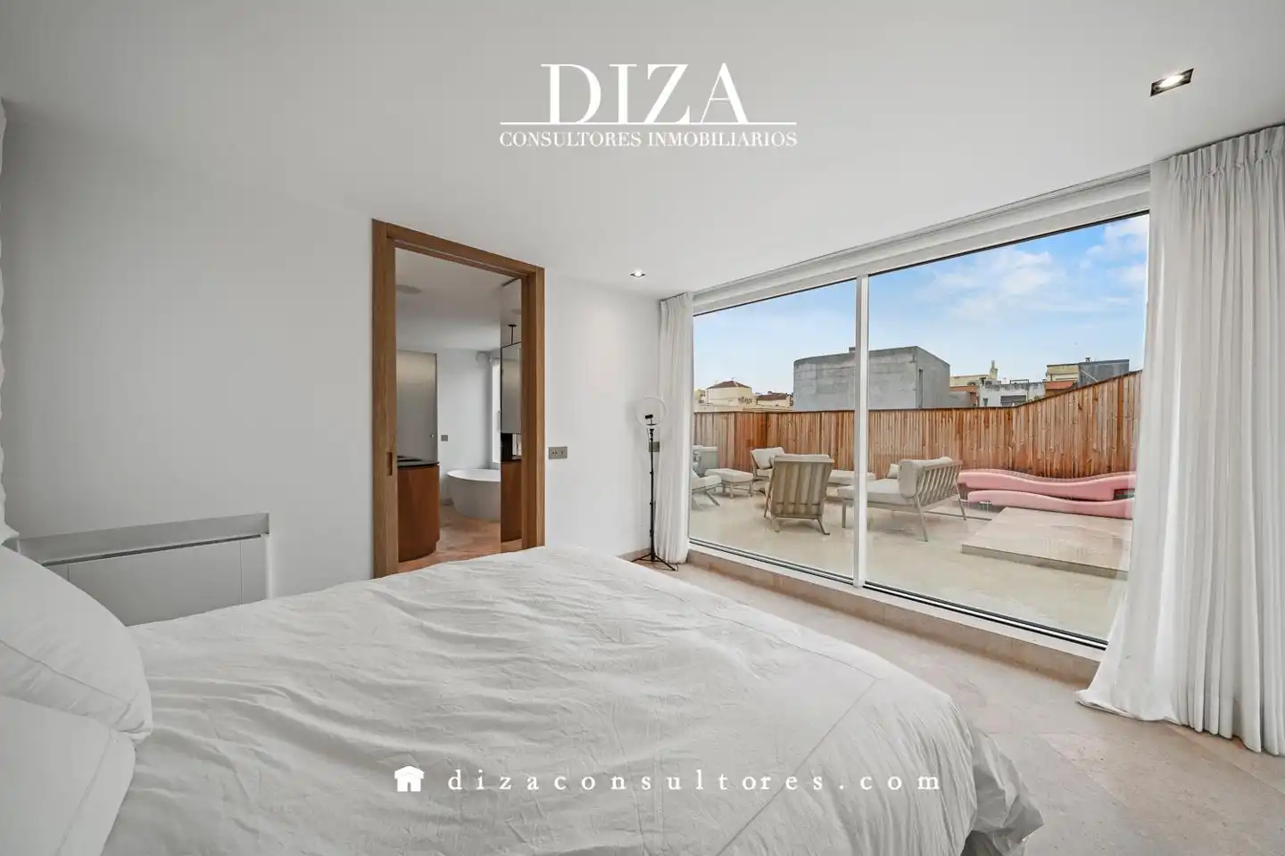 Bedroom of Attic for sale in Madrid  with Air Conditioner, Terrace and Storage room