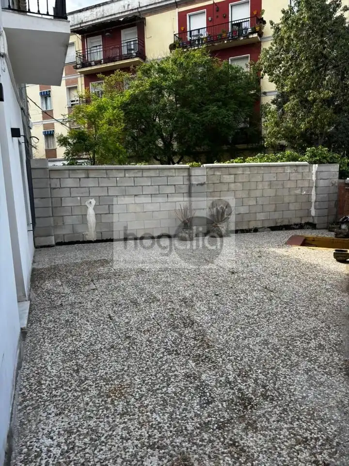 Flat for rent in Ciudad Jardín