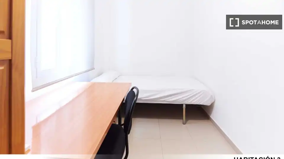 Bedroom of Flat for rent in Sevilla  with Air Conditioner, Heating and Furnished
