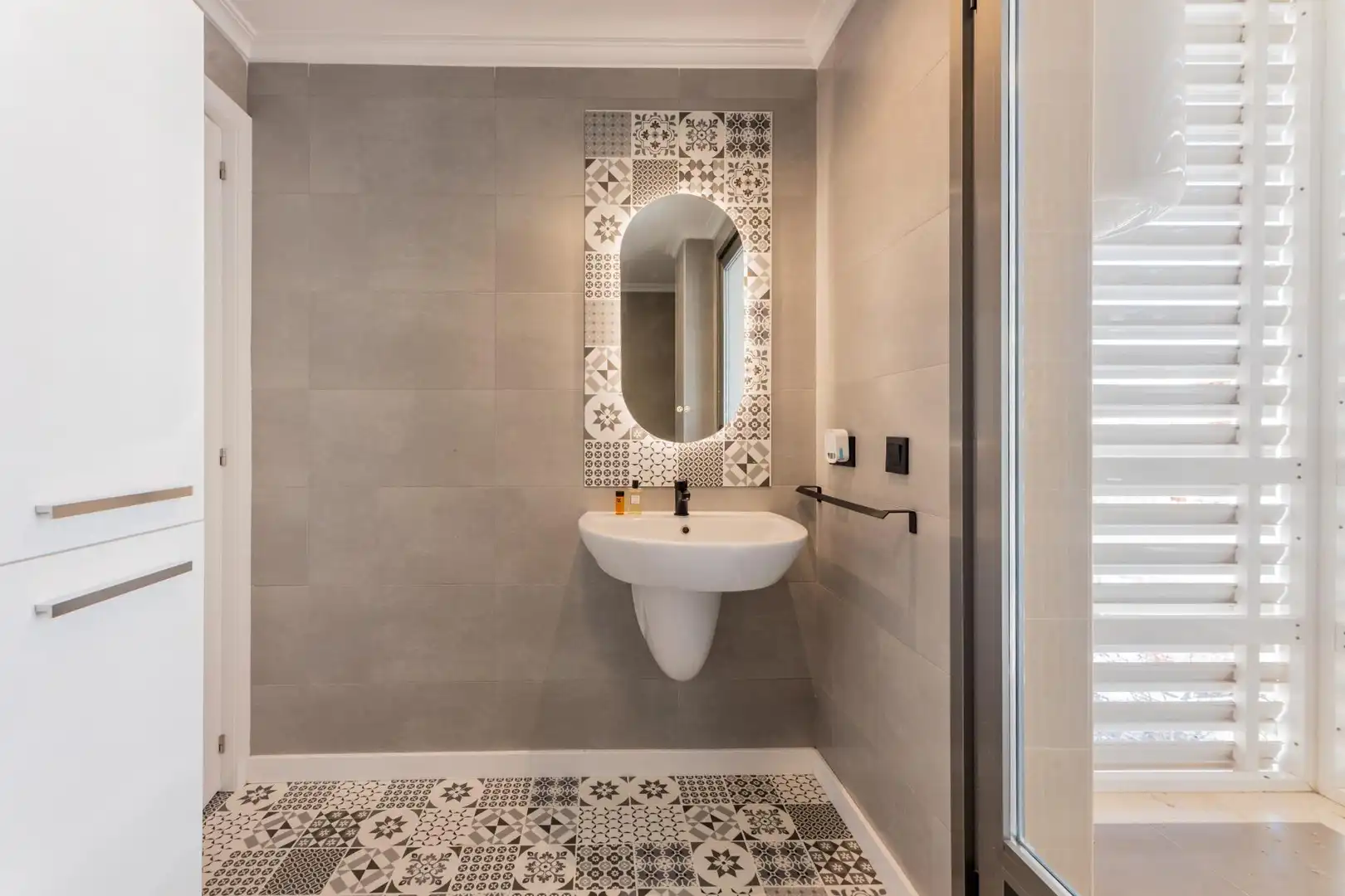 Bathroom of Apartments for rent in Calpe / Calp  with Air Conditioner, Parquet flooring and Terrace