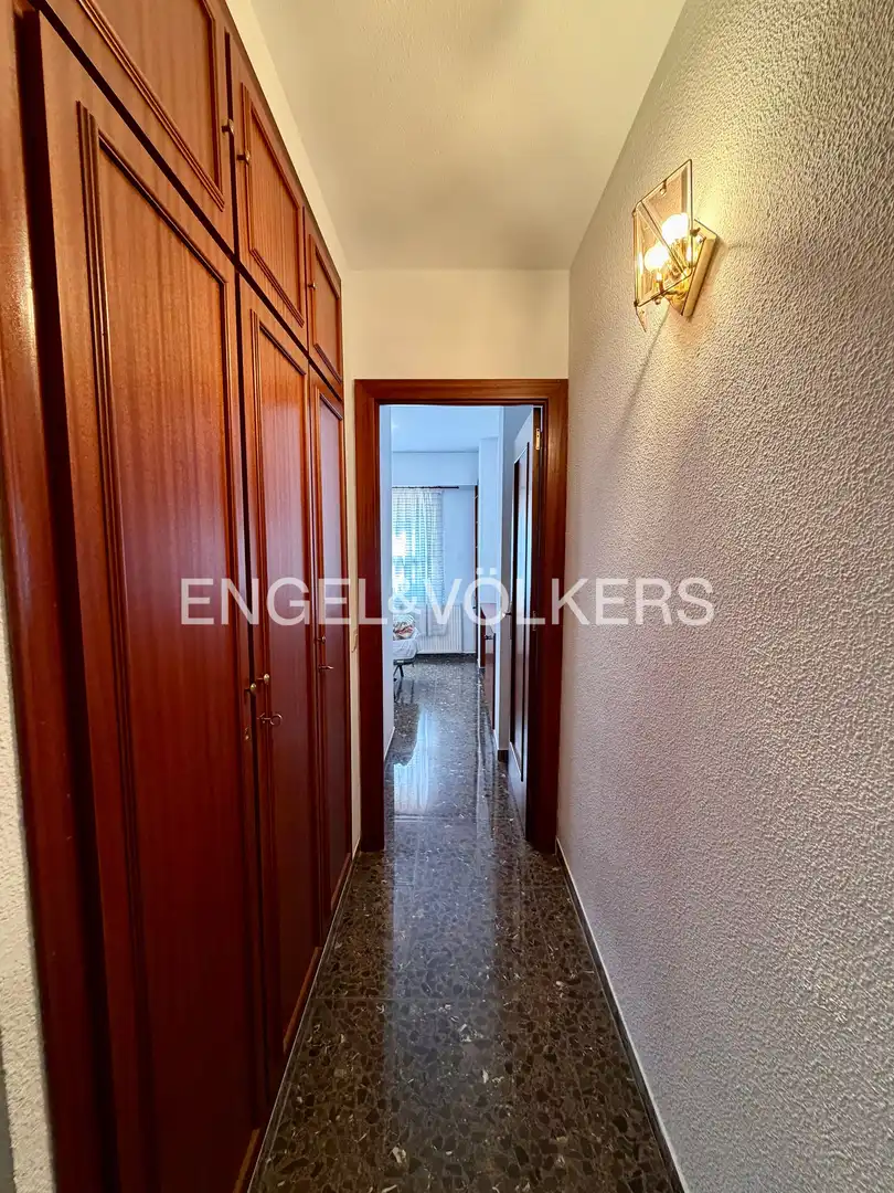 Flat for rent in Valencia  with Air Conditioner, Heating and Balcony