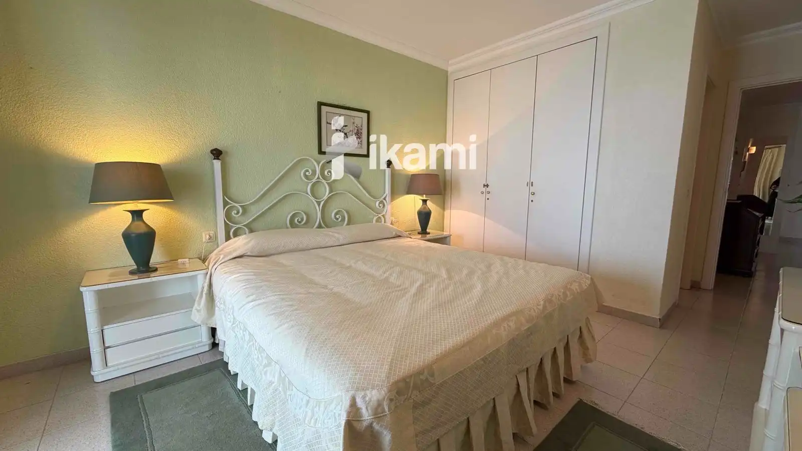 Schlafzimmer von Dachboden zur Miete in Empuriabrava mit Klimaanlage, Heizung und Terrasse