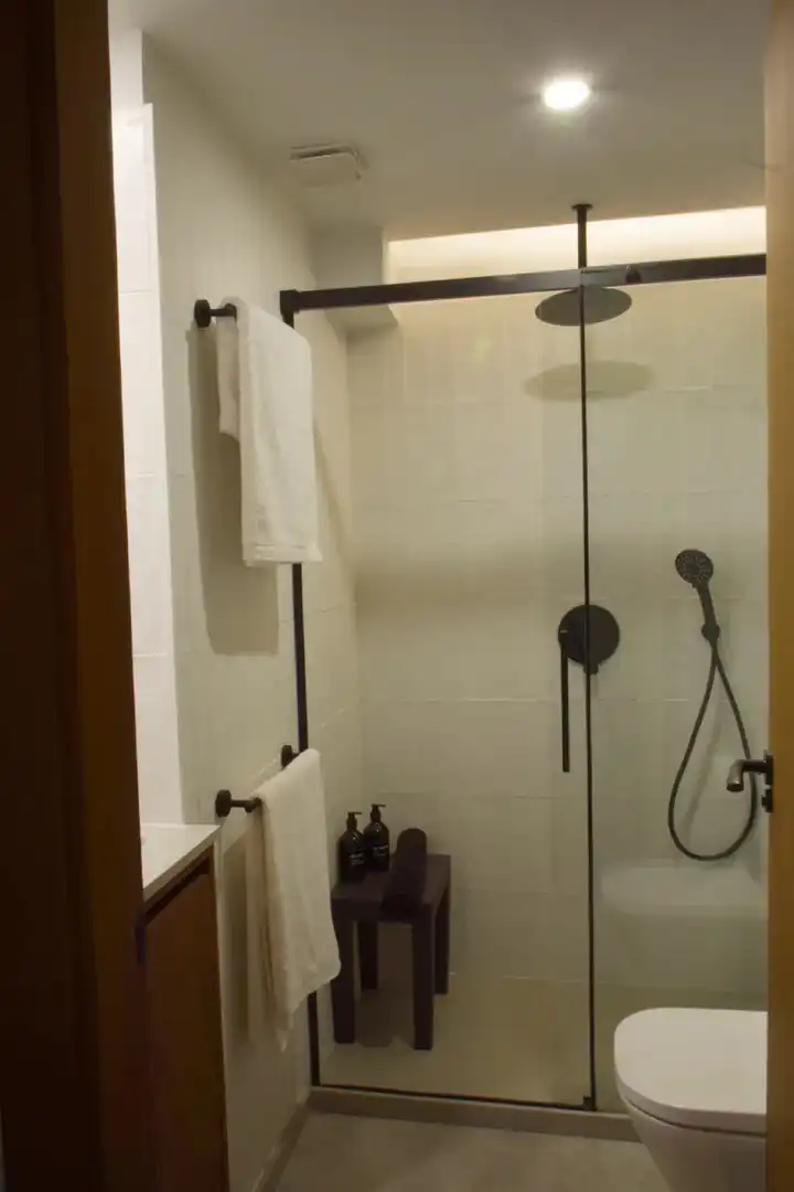 Badezimmer von Wohnung zur Miete in Ciudad Lineal