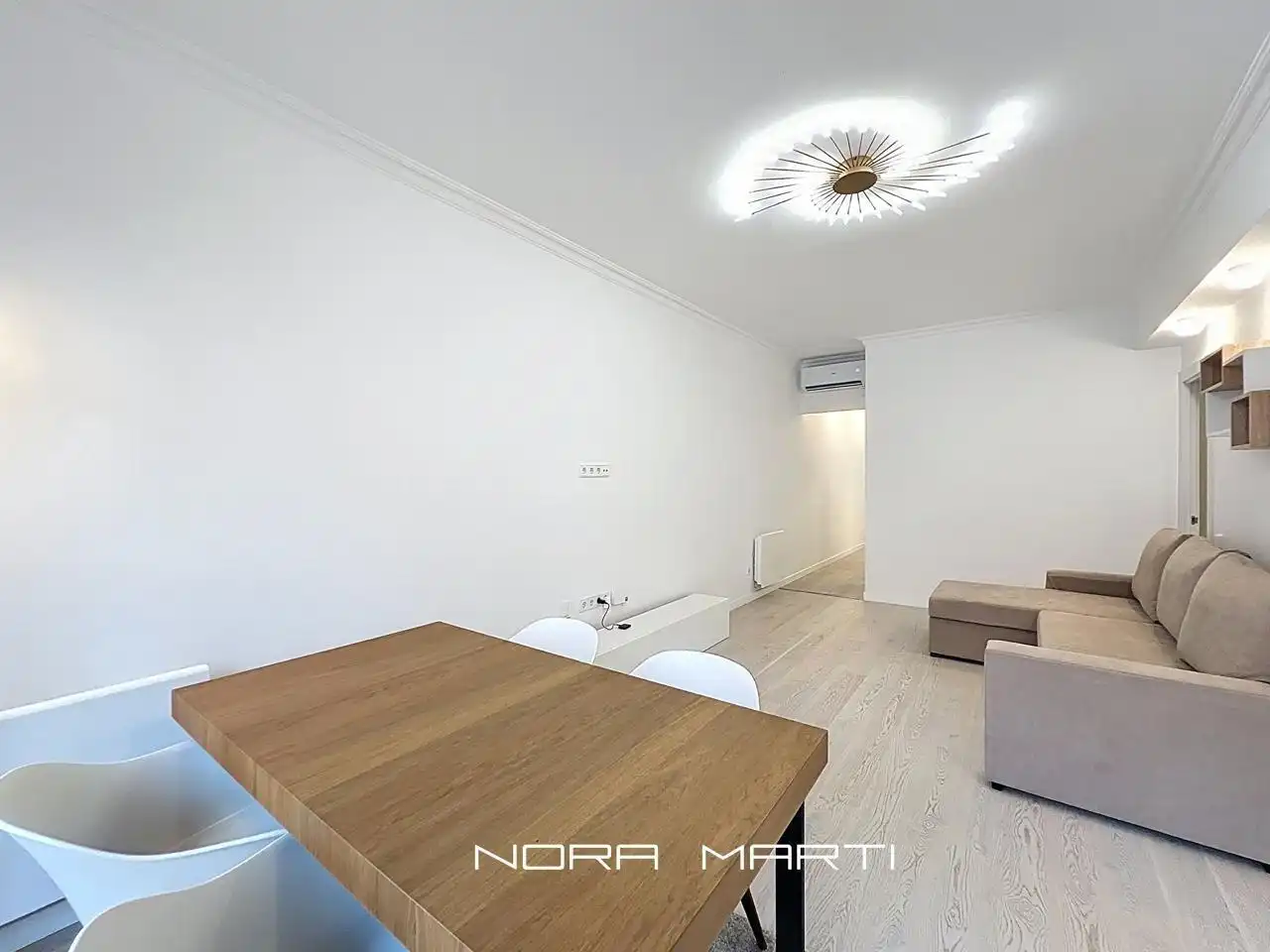 Living room of Flat for sale in Barcelona  with Air Conditioner, Heating and Parquet flooring