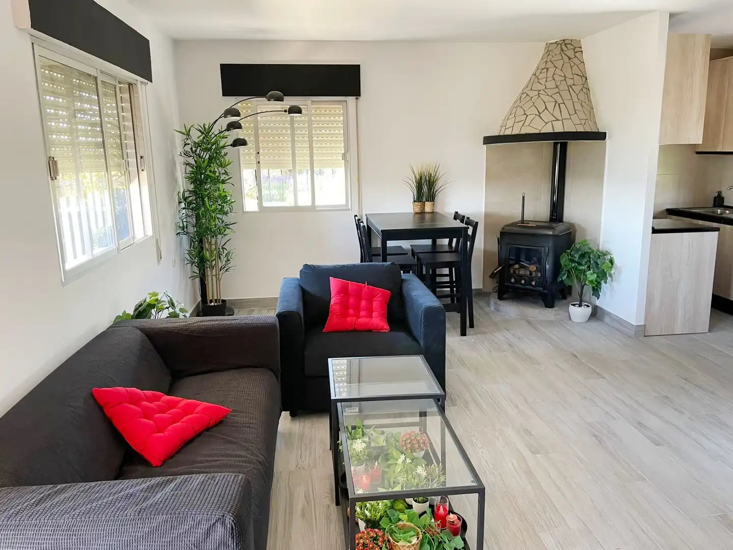 Sala d'estar de Casa o xalet en venda en Santa Cruz del Retamar amb Calefacció, Jardí privat i Terrassa