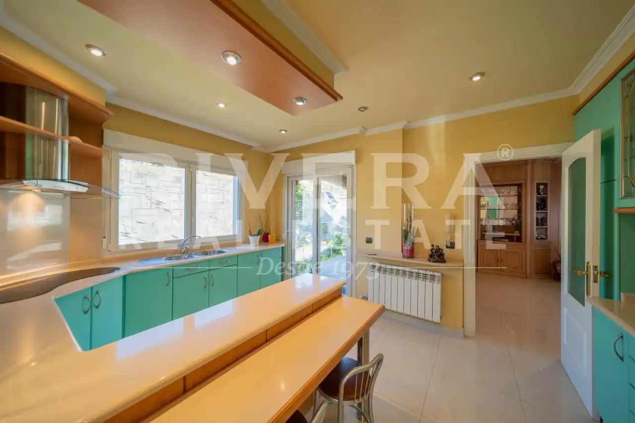 Cocina de Casa o chalet en venta en A Illa de Arousa  con Calefacción