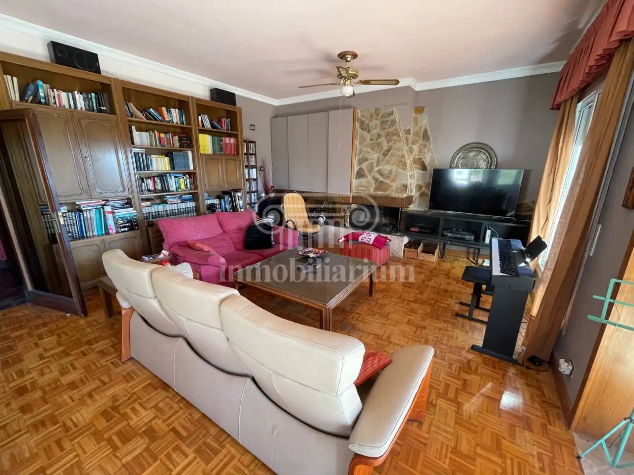Sala d'estar de Casa o xalet en venda en Lloret de Mar amb Calefacció, Jardí privat i Terrassa