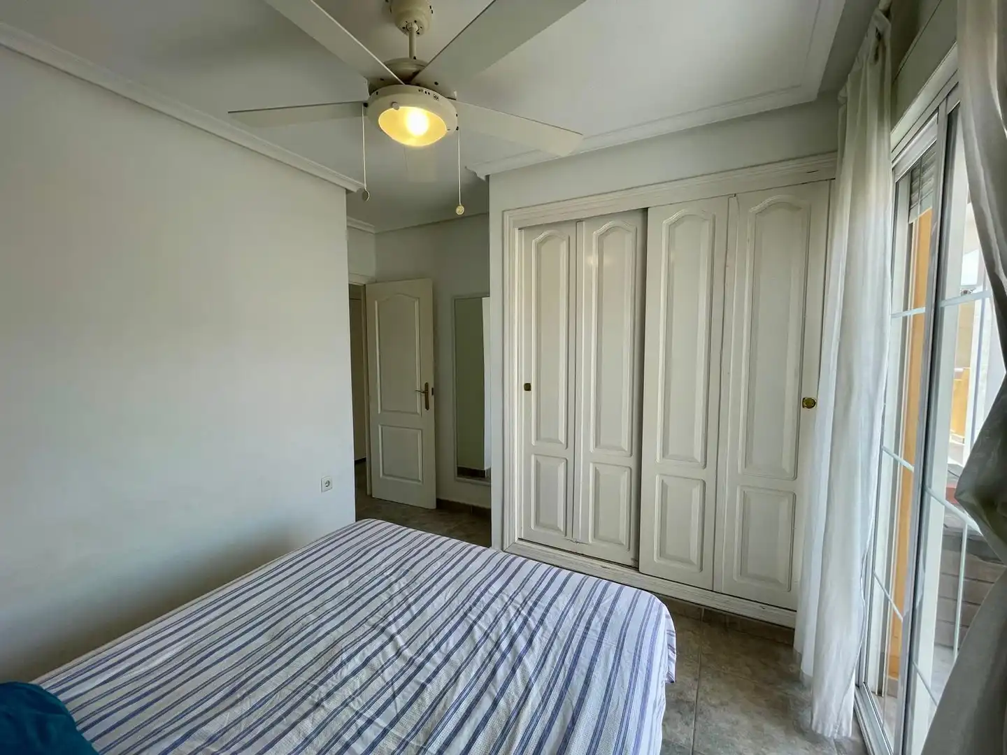 Schlafzimmer von Dachboden zur Miete in Torrevieja mit Klimaanlage, Heizung und Möbliert