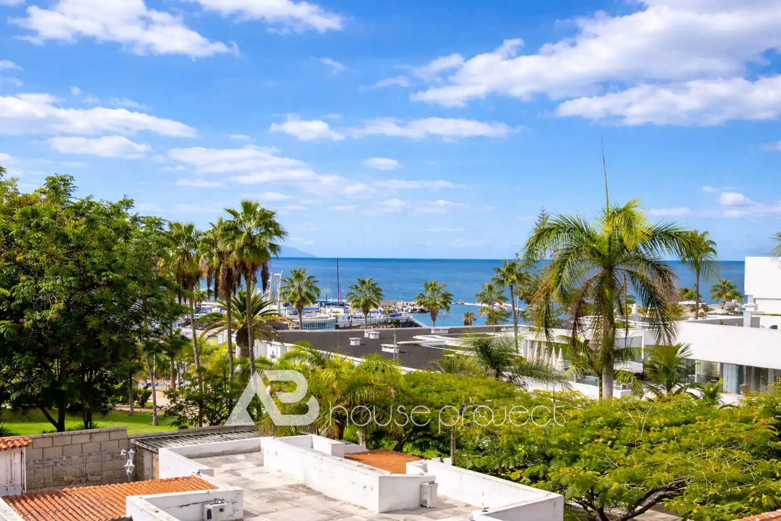 Vista exterior de Estudio en venta en Adeje con Terraza, Amueblado y Piscina comunitaria